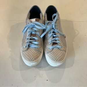 P448- Thea Sky Sneaker Grey Blue Snakeskin Size 9